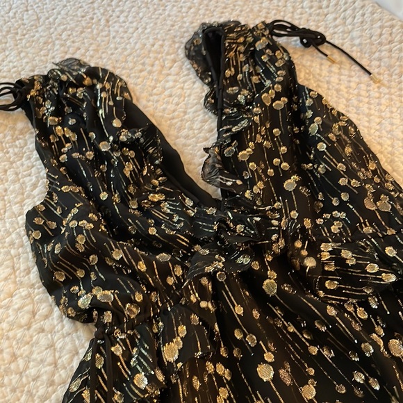 DEREK LAM 10 CROSBY Sleeveless V-Neck Metallic Ruffle Top - Picture 9 of 12